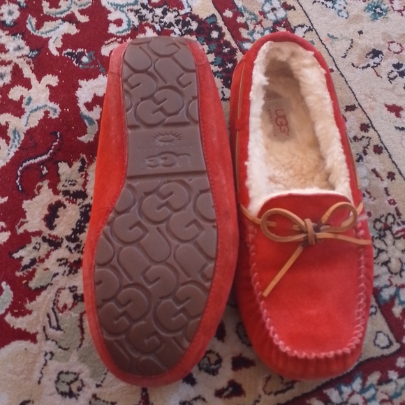 Red Ugg Moccasins 🍒 Sheep Wool Sherling Slippers Rare Color - Picture 8 of 16